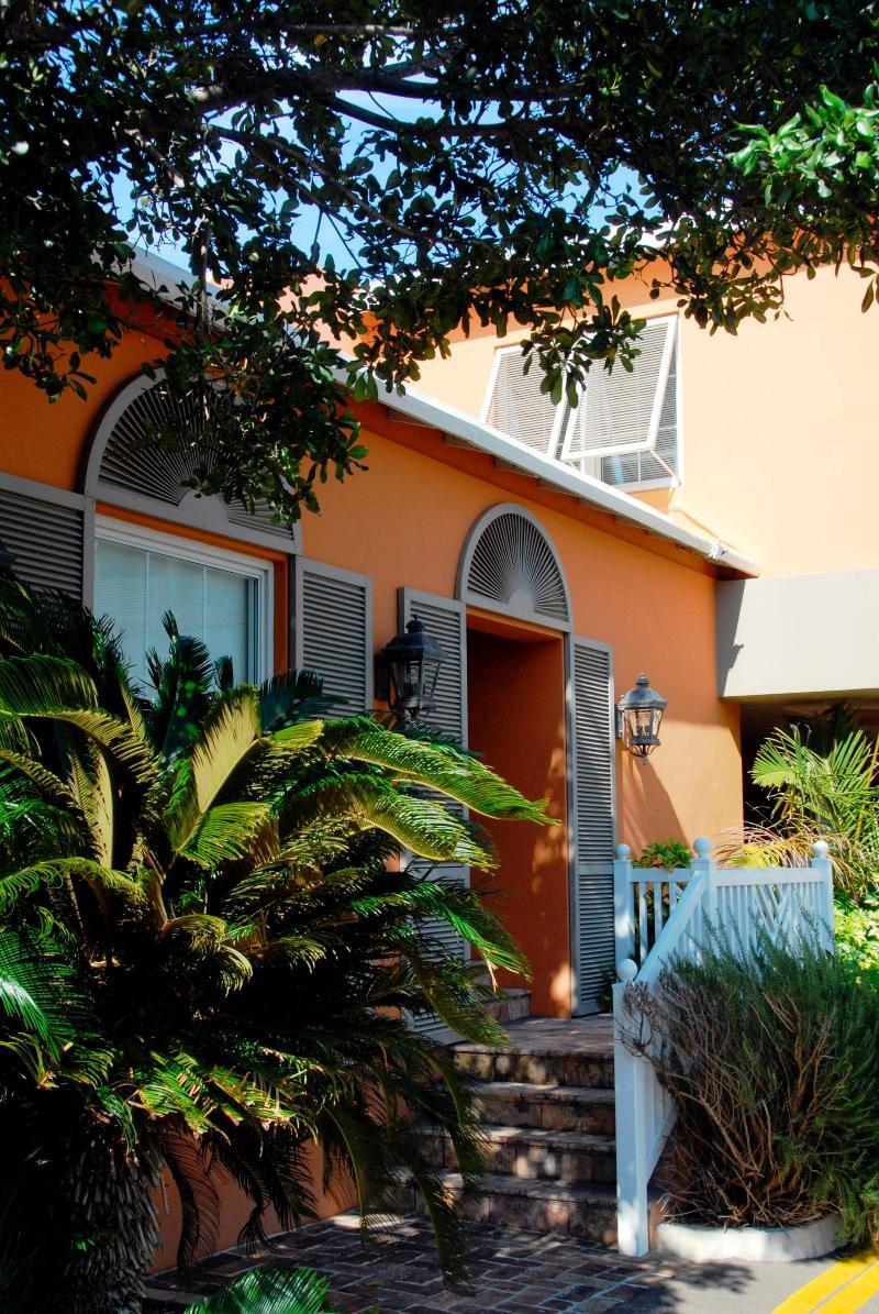 Grotto Bay Beach Resort Hamilton Parish Extérieur photo